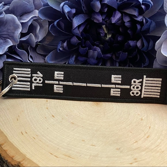 Aviator Runway 18L/36R Keychain Luggage Tag - Picture 8 of 10